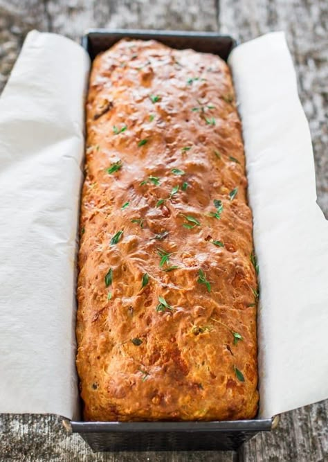 This Cheddar Olive Thyme Bread fills your kitchen with wonderful aromas as it bakes. An easy and delicious loaf, perfect combination of ingredients. Savory Breads Loaf, Recipe With Thyme, Savory Loaf Bread Recipes, Olive Loaf Bread, Thyme Bread, Veggie Bread, Olive Loaf, Savory Breads, Centipedes