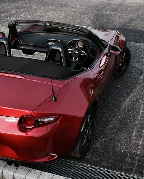 Mazda Mx5 Aesthetic, Mazda Mx5 Miata Wallpaper, Mazda Mx5 Nd, Mazda Miata Mx5 2023, Miata Wallpaper Pc, Red Miata, Red Miata Aesthetic, Mazda Miata 2022, Automotive Illustration