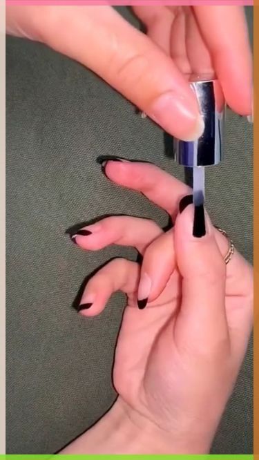 How To Make Clear Nail Polish, Nail Hacks Diy Polish, Diy Nail Hacks, How To Make Nail Polish, Ring With Nail Polish, Nail Painting Hacks, Nail Polish In Water, Manicure Hacks, Diy Nail Polish Remover