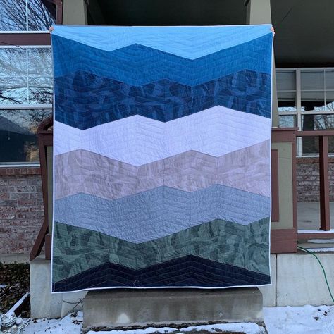 Crafty Cayla on Instagram: “Another @modernhandcraft pattern I finished just in the nick of time. This is my 5th Range Quilt and I just love this pattern. Probably…” Mountain Range Quilt Pattern, Mountain Quilt, Green Quilts, Bargello Quilts, Mountain Quilts, Landscape Quilts, Queen Size Quilt, Green Quilt, Handmade Throws