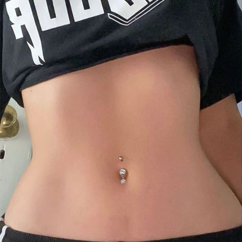 Belly Button Piercing Rings, Titanium Belly Button Rings, Looks Hip Hop, Bellybutton Piercings, Belly Button Piercing Jewelry, Belly Piercing Jewelry, Dangle Belly Rings, Cute Piercings, Belly Jewelry