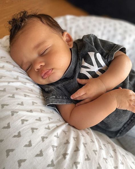 JEROME JAMES on Instagram: “sleeping Prince 🥺🤍 #mixedkids #mixedbabies #mixedbaby #prettybabies #babyboy #babiesofinstagram #babiesofig #prettymixedkids…” Jerome James, Mixed Kids, Mixed Babies, Baby Wedding, Future Baby, Baby Love, Mom And Dad, Travel Pillow