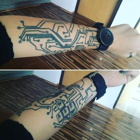 Circuit Board Tattoo, Computer Tattoo, Circuit Tattoo, Trippy Tattoo Designs, Unique Infinity Tattoo, Flesh Tattoo, Electronic Tattoo, Tattoo Font For Men, Tech Tattoo