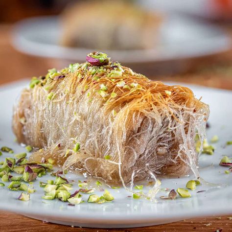 This is one of the most popular Greek desserts made with a special type of pastry called Kataifi. Kataifi Recipe, Greek Recipes Dessert, Types Of Pastry, Dessert Presentation, Greek Desserts, Asian Desserts, Greek Recipes, Treat Recipe, Healthy Desserts