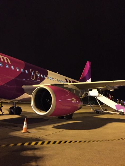 WizzAir. Violet&pink. Low cost. PRG-LTN. Wizz Air Airplane, First Apartment Goals, Air Plain, Wizz Air, Airplane Wallpaper, Airplane Photography, Air Photo, Sleepover Food, Nature Instagram