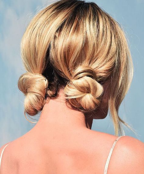 Bun For Short Hair, Balayage Blond, Low Bun Hairstyles, Short Hair Bun, Easy Bun Hairstyles, Peinados Fáciles Para Cabello Corto, Low Bun, Short Hair Updo, Short Haircut