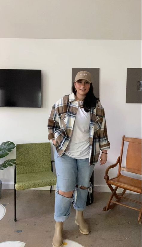 Flannel lesbians 
Masc lesbian style 
Plus size lesbian 
Plus size fashion 
Queer fashion Lesbian Outfits Formal, Masc Lesbian Outfits Formal, Plus Size Lesbian Fashion, Lesbian Outfits Summer, Plus Size Androgynous Fashion, Plus Size Flannel Outfits, Masc Lesbian Style, Tomboy Formal Outfits, Plus Size Tomboy Fashion