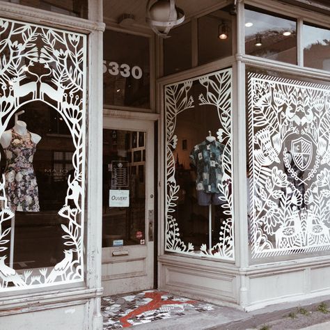 https://flic.kr/p/w6sPSz | papercut window display | at citizen vintage in montreal Store Front Windows, Window Display Retail, Christmas Window Painting, Window Mural, Decoration Vitrine, Store Window Displays, Paper Cutouts, Christmas Window Display, Window Display Design