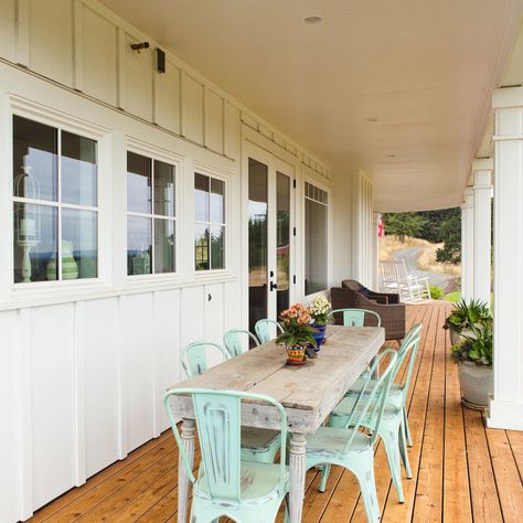 Yorkshire Rd. - Traditional - Porch - Columbus - by Renovations Unlimited | Houzz Rustic Farmhouse Interior, Farmhouse Porch Decor, Farmhouse Table Decor, Farmhouse Front Porches, Farmhouse Remodel, Porch Furniture, Farmhouse Porch, Style Bathroom, House With Porch