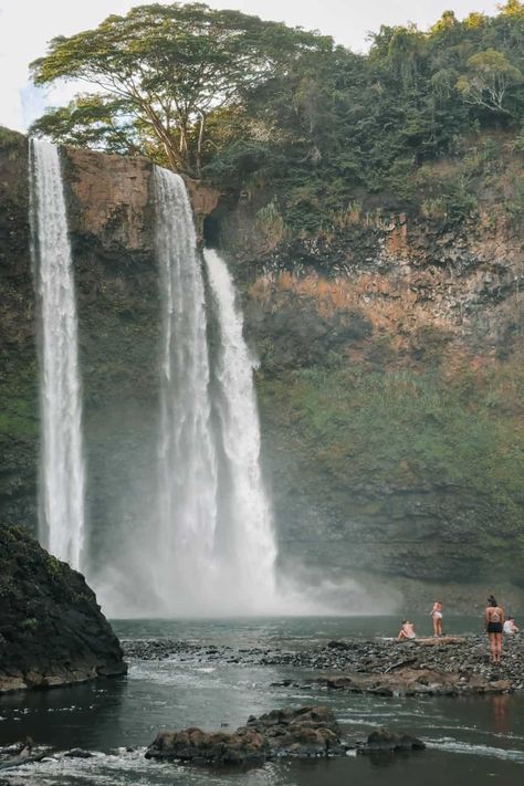 Wailua Falls Hike - Best Waterfall Hike on Kauai, Hawaii! #kauai #hawaii #kauaihawaii #hawaiiaesthetic Kauai Waterfalls, Big Island Hawaii Beaches, Hawaii Waterfalls, Kauai Travel, Waterfall Hike, Hawaii Kauai, Hawaii Travel Guide, Hawaii Pictures, Waimea Canyon