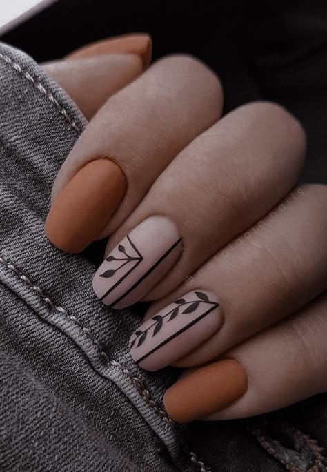 Neutral Nail Art Designs, Boho Nails, Stylish Nails Designs, Minimal Nails, Short Nails Art, French Acrylic Nails, Nail Art Ideas, Classy Nails, Floral Nails