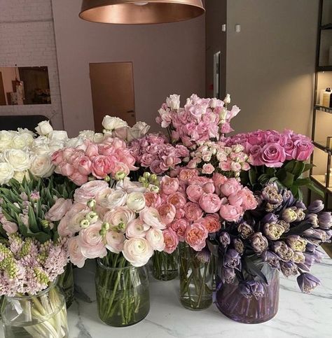 Flower Bouquets Aesthetic, Bouquets Aesthetic, Luxury Flower Bouquets, Slow Dancing, Flowers Peonies, Boquette Flowers, Aesthetic Kitchen, Nothing But Flowers, Aesthetic Flowers