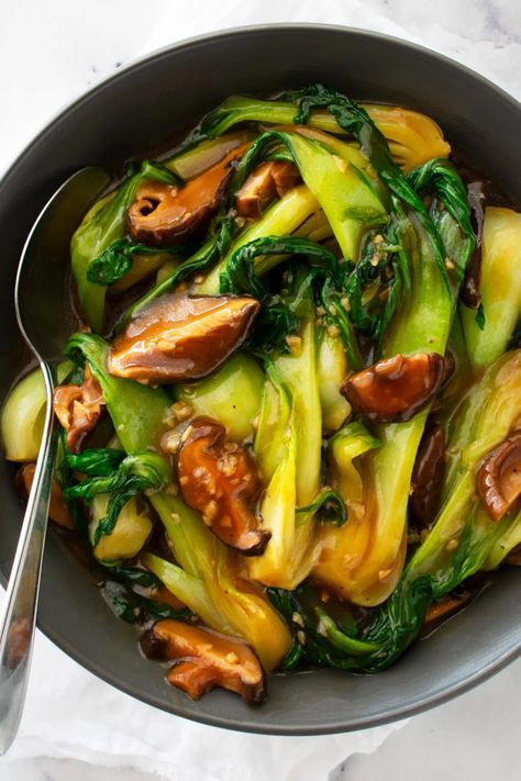 Bok Choy and Shiitake Mushroom Stir Fry - Scruff & Steph Asian Receipe, Shiitake Mushroom Recipes, Asian Mushrooms, Ab Recipes, Choy Recipes, Greens Recipes, Lifestyle Challenge, Mushroom Stir Fry, Chinese Cooking Wine