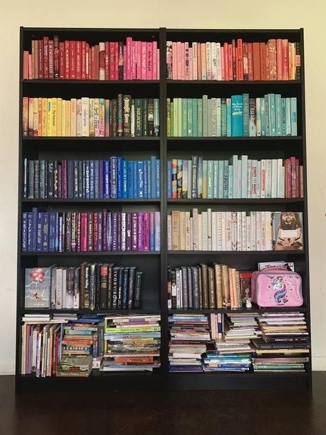 Black Book Shelves, Rainbow Books, Books By Color, Home Decor Colorful, Home Edit, Interior Design Elements, The Home Edit, Decorative Books, Book Shelves