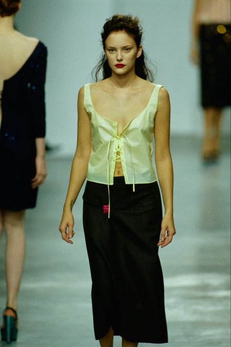 Miu Miu Spring ‘98 Miu Miu 90s, 90s Runway, Gucci Spring, 90's Fashion, Fashion Baby, Virtual Closet, 90s Fashion, Miu Miu, Lime Green