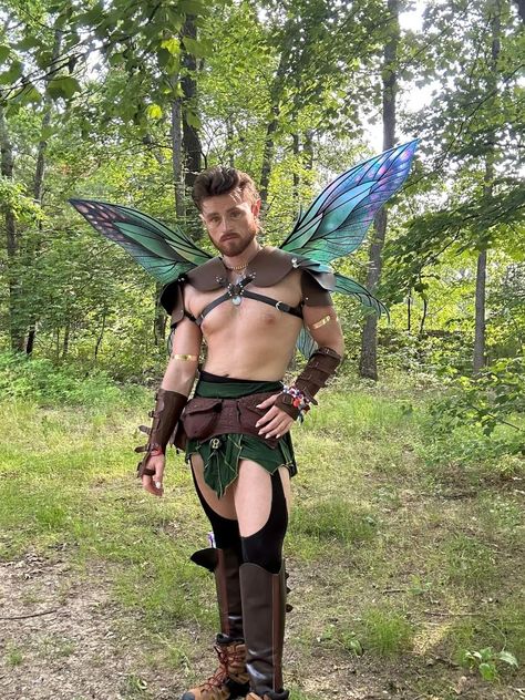 Men’s Fairy Costume, Mythical Creatures Costumes Diy, Druid Cosplay Diy, Male Faerie Costume, Male Fairy Cosplay, Dnd Cosplay Ideas, Fairy Core Men, Men Fairycore, Fairy Outfit Male