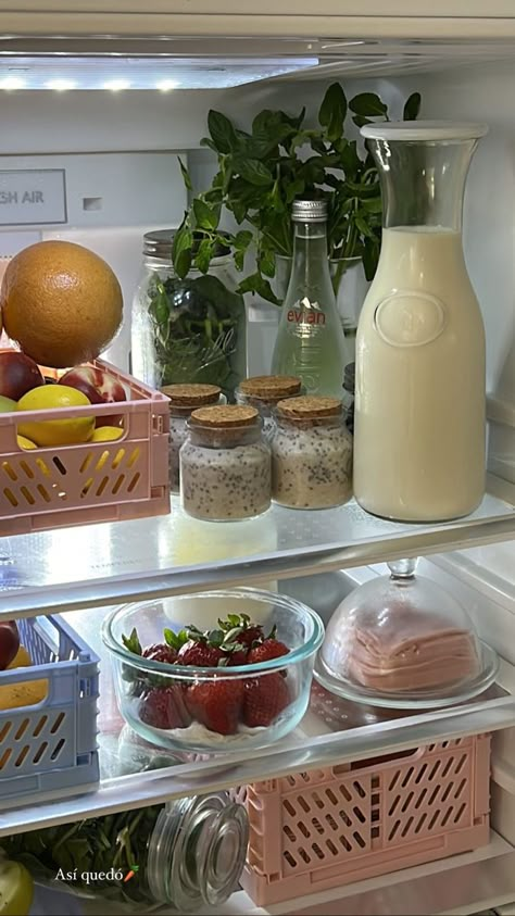 Girl Fridge Aesthetic, Clean Fridge Aesthetic, Fridge Scape, Healthy Fridge Aesthetic, Fridge Organization Aesthetic, Healthy Fridge Organization, Aesthetic Refrigerator, Aesthetic Fridge Organization, Juice Fridge