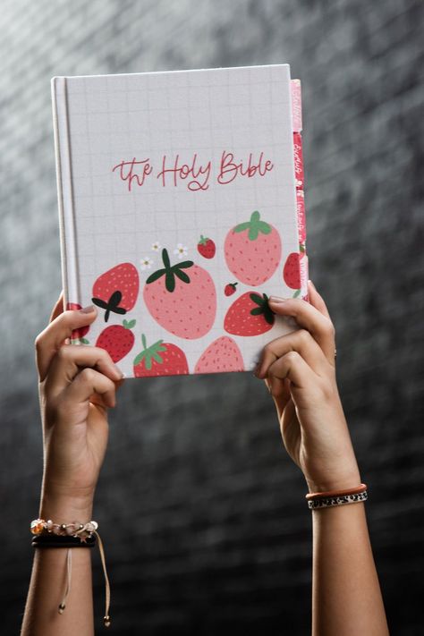 Sweet Strawberries ESV Journaling Bible - Collab with Joyful Pine Cute Bibles To Buy, Bibles To Buy, Decorated Bible Cover, Proverbs 31 Bible Journaling, Bible Decorating, Bible Cover Painting, Decorated Bible, Pretty Bibles, Paragraph Format