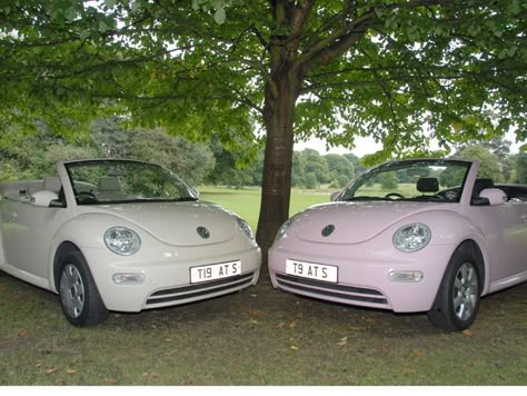 Pink Cars, Volkswagen Beetle Convertible, Bug Car, Wedding Car Hire, Volkswagen New Beetle, Girly Car Accessories, Car Deco, Vehicle Decor, Beetle Car