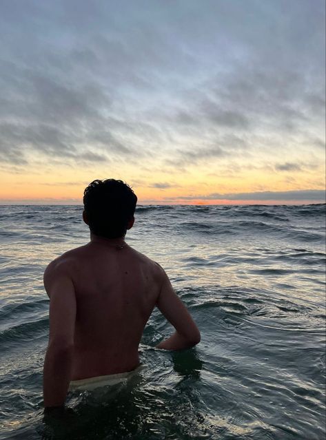 sea
sunset
Men
Aesthetic Cute Nerd, Surfer Boy, Fotos Ideas, Fake Acc, Boy Pic, Picture Inspiration, Pictures Poses, Beach Photography Poses, Summer Ideas