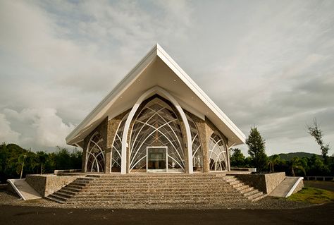 Churches for Intimate Wedding | Philippines Wedding Blog Misibis Bay, Philippine Architecture, Church Design Architecture, Church Building Design, Philippine Wedding, Philippine Houses, Intimate Wedding Venues, Modern Church, Beautiful Churches