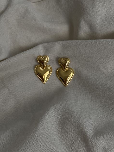 #goldearrings #heartearrings #goldjewlery #doubleheartearrings #vintageaesthetic #oldmoney #earrings #jewllery Gold Heart Earrings, Jewelry Product Shots, Gold Heart Earring, Jewelry Photoshoot, Instagram Tutorial, Earring Trends, Heart Drop Earrings, Girly Jewelry, Jewelry Business