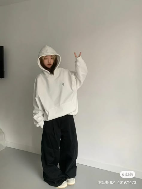 Comfy Baggy Outfits, Comfy Korean Outfits, White Hoodie Outfit, Baggy Outfit Ideas, Baggy Clothes, Swaggy Outfits, Simple Trendy Outfits, Korean Outfits, Streetwear Outfit