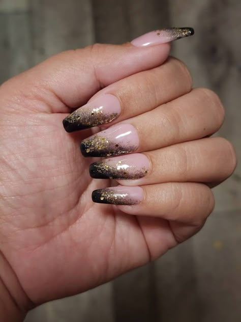 Nail Designs For New Years 2024, Almond Shaped Black And Gold Nails, Black And Gold Ombre Nails, Gatsby Inspired Nails, Gold Halloween Nails, Black And Gold Gel Nails, Gold Black Nails, Black And Gold Glitter Nails, Gold And Black Nails