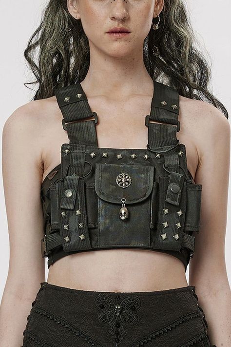 Black Post-Apocalyptic Rivets Skull Women's Steampunk Adjustable Strap Bag Apocalypse Accessories, Apocalyptic Fashion Women, Post Apocalyptic Aesthetic, Apocalypse Clothes, Dystopian Wasteland, Apocalypse Costume, Apocalyptic Aesthetic, Coffee Coat, Costume Makeup Ideas