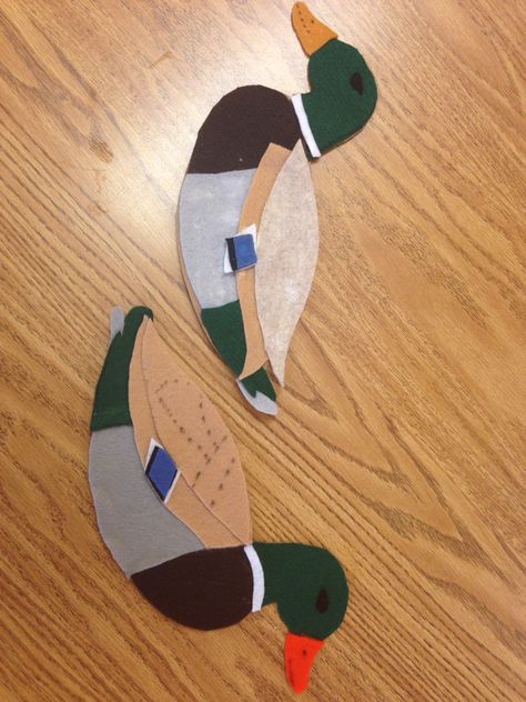 Felt Duck Pattern Free, Mobile Ideas, Pond Animals, Duck Costumes, Mallard Ducks, Stocking Designs, Quiet Activities, Library Art, Felt Craft