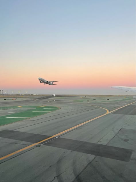 Moving Across The World, Flights Aesthetic, Airport Feeling, Aviation Aesthetic, Flight Aesthetic, Plane Aesthetic, Windy City Series, Airport Vibes, Find Your People