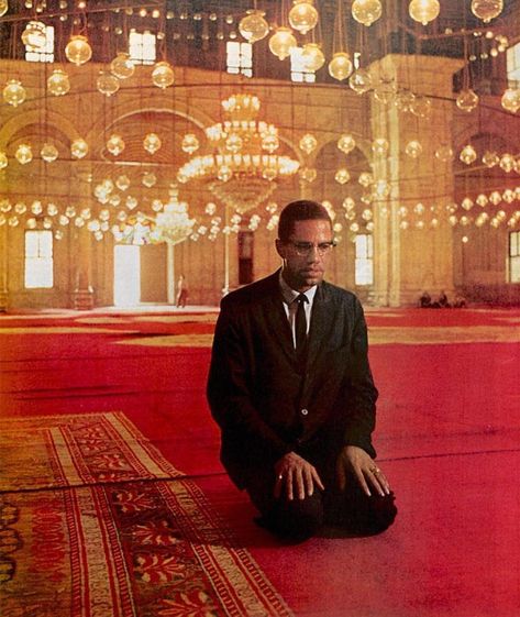 🌱 on Instagram: “ramadan mubarak to everyone who is observing the holy month around the world 🌙 malcolm x praying in the great mosque of mohammed ali in…” Need For Speed Movie, Ballroom Aesthetic, Ghana Culture, Pilgrimage To Mecca, Gone In 60 Seconds, Muhammed Ali, Vintage Concert Posters, Mohammed Ali, X Picture