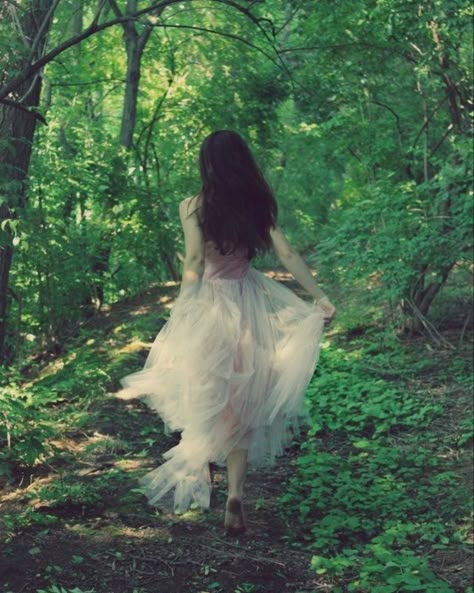 Natalia Core, Leah Core, Maria Core, Forest Photoshoot, Invisible Life Of Addie Larue, Addie Larue, Old Dress, Dark Fairytale, Nature Photoshoot