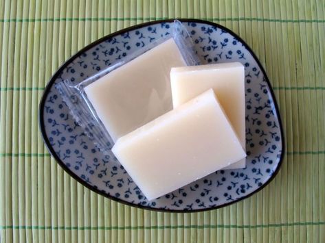 Blocks of dried mochi (Japanese rice cakes) Mochi Japanese, Every Other Thursday, Japanese Rice Cake, Mochi Recipe, Japanese Rice, Always Hungry, Glutinous Rice, Rice Cakes, Mochi