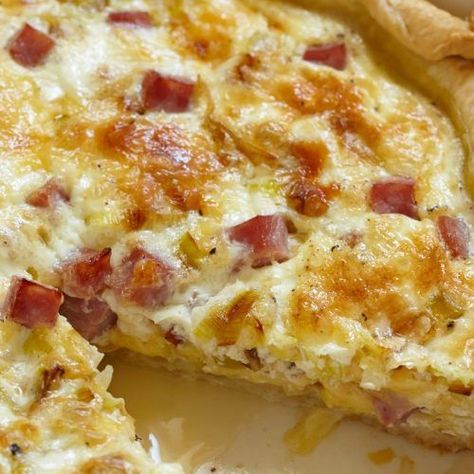 Brunch Quiche Baked in a Toaster Oven | The Brilliant Kitchen Ham Quiche Recipe, Bacon Quiche Recipe, Brunch Quiche, Ham Quiche, Quiche Lorraine Recipe, Toaster Oven Recipes, Easy Quiche, Bacon Quiche, Quiche Recipes Easy