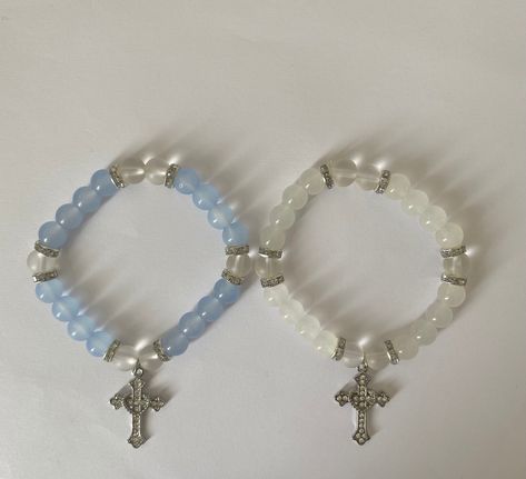 Catholic Bracelet, Beaded Jewelry Diy, Free Gifts, Beaded Jewelry, Blue White, How To Find Out, Handmade Items, Tablet, Beaded Bracelets