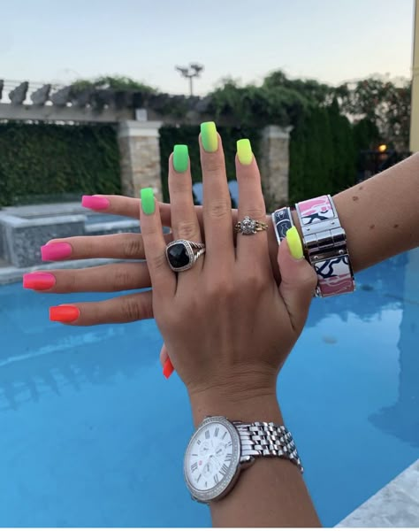 Summer Nails 2023 Color Trends, Nails 2023 Color Trends, 2023 Color Trends, Summer Nails 2023, Multicolored Nails, Neon Nail Designs, 2023 Color, Vibrant Nails, Bright Nails