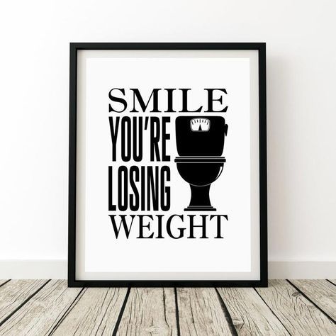 humor Bathroom Humor 856387685382055519 - Source by jo_fibs queen bees Toilet Quotes, Funny Bathroom Art, Simple Bathroom Decor, Bathroom Quotes, Bathroom Printables, Print Bathroom, Wall Art Funny, Funny Decor, Funny Bathroom Decor