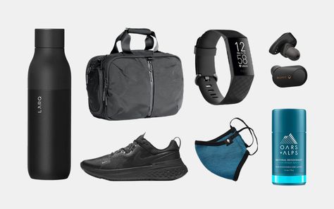 10 Gym Bag Essentials For Men | GearMoose Gym Accessories For Men, Gym Bag Men, Gym Bag Aesthetic Men, Gym Bag For Men, Gym Essentials For Men, Gym Stuff, Gym Bag Essentials Mens, Running Essentials, Fitness Gear