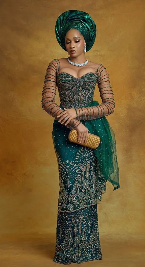 Green And Gold Aso Ebi, Green Nigerian Wedding Dress, Nigerian Beaded Lace Styles, Green African Wedding Dress, Traditional Bridal Dresses, Latest Gele Styles, Nigerian Traditional Dresses, Lace Styles For Wedding, Nigerian Dress Styles