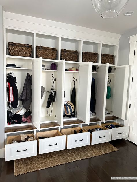 Locker Room Entry Way, Entry Way Locker Closet, Mudroom Dimensions Floor Plan, Mudroom Organization Entryway, Front Entry Storage Ideas, Small Mudroom Locker Ideas, Mud Room Garage Ideas Entrance, Mudroom In Garage Ideas, Front Entrance Storage