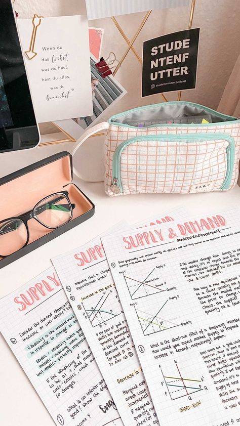 Pretty Notes Aesthetic, Revision Aesthetic, Marketing Notes, Study Theme, Makeup Coquette, Economics Notes, Notes Inspo, Study Aesthetics, Notes Aesthetic