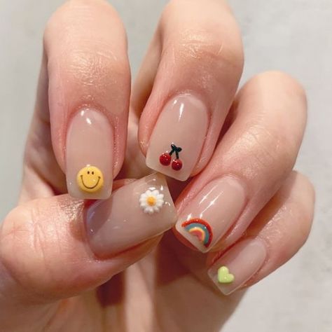 cute summer nails, simple nails Blue Natural Nails, Nails Smiley Face, Short Summer Nail Ideas, Summer Holiday Nails, Nails After Acrylics, Uñas Ideas, Acrylic Nail Shapes, Minimalist Nail Art, Gelish Nails