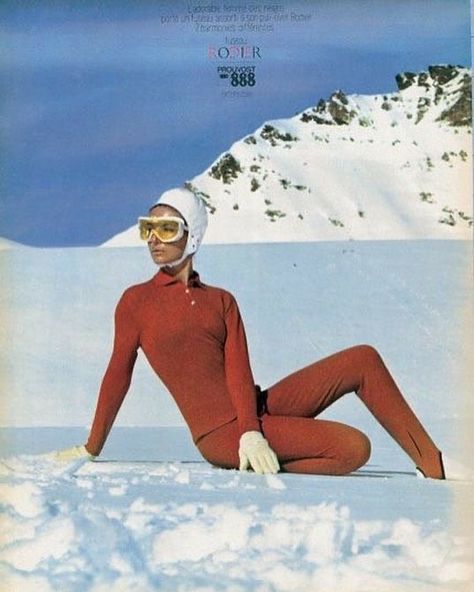 Vintage Skiing Aesthetic, 70s Ski, Vintage Ski Photos, Ski Chic, Vintage Pucci, Skiing Aesthetic, Ski Style, Apres Ski Party, Ski Bunnies