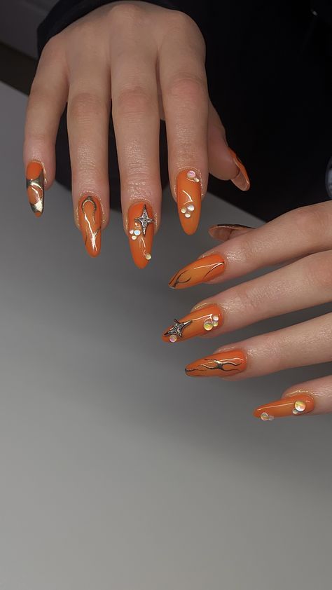 Orange Silver Nails, Orange And Silver Nails, Neon Nail Designs, Orange Nail, Mirror Nails, Y2k Nails, Aesthetic Y2k, Neon Nails, Orange Nails