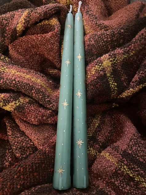 Whimsigoth Christmas Decor, Christmas Candle Painting Ideas, Christmas Taper Candles, Diy Candles Christmas, Thrifted Christmas Gifts, Christmas Candles Decorations, Mantle Candlesticks, Whimsical Candles, Green Candlesticks