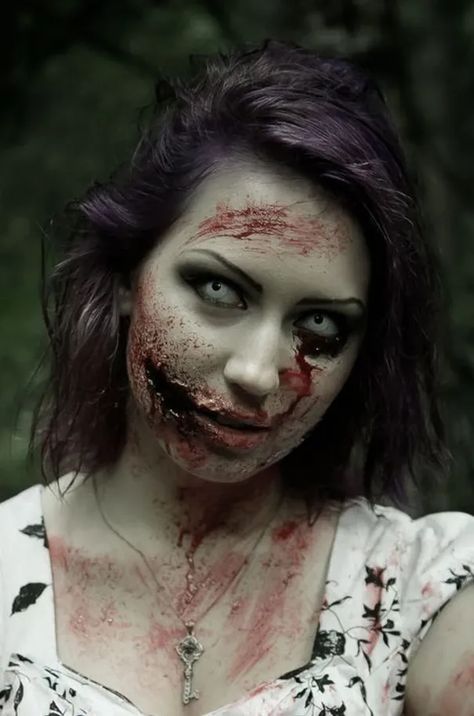 Halloween Zombie Makeup, Zombie Make Up, Zombie Halloween Makeup, Makeup Zombie, Halloweenský Makeup, Zombie Prom, Zombie Face, Creepy Makeup, Zombie Bride