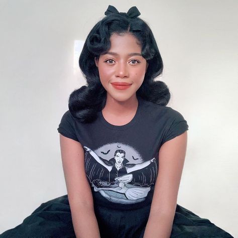 Melissa Rouge on Instagram: “What do you mean I’m turning one year older soon? I’m baby 🥺 — Tshirt: @poisoneddollco ❤️” 50s Makeup And Hair, Vintage Makeup Looks, 50s Hairstyles, Makeup Clothes, Black Femininity, Turning One, Effortless Hairstyles, Alternative Hair, Aesthetic People