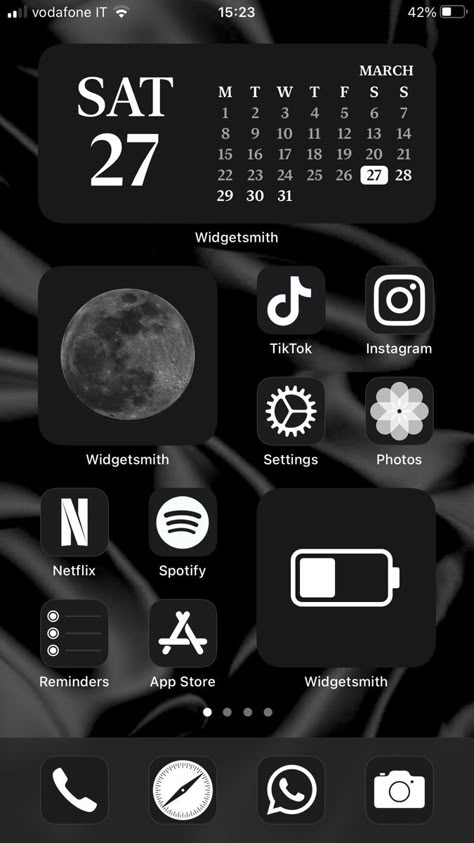 ios14 ios14organization ios14homescreen black blackaestetich blackicon iphone aestetichomescreen Black Iphone Widgets, Personalized Iphone Home Screen, Iphone Black Icons, Widget Iphone Aesthetic Ideas Black, Black Iphone Homescreen, Ios14 Homescreen Ideas Aesthetic, Iphone Design Apps, Black Homescreen Aesthetic, Black Phone Screen