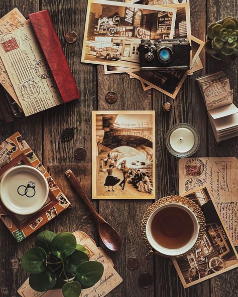 Graphic Design Flatlay, Vintage Flatlay, Old Fashioned Photos, Vintage Academia, Flatlay Photography, Flat Lay Photos, Flatlay Styling, Flat Lays, Flat Lay Photography